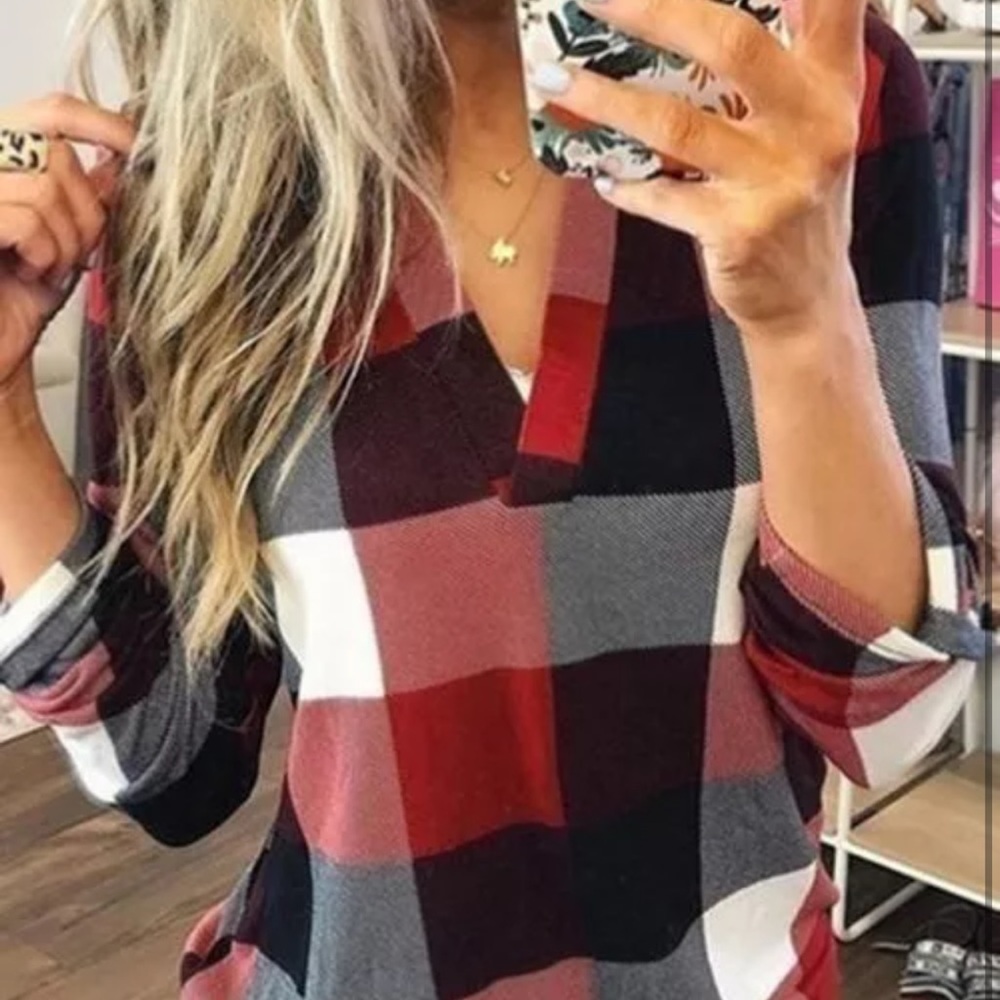 (S-XXL) Buffalo Style V-Neckline Top